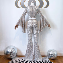 Load image into Gallery viewer, MOST WANTED (BELL SLEEVE TIE-TOP)
