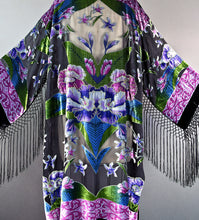 Load image into Gallery viewer, Lotus Blossom (black)