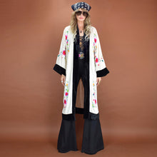Load image into Gallery viewer, Woodstock (Ivory)