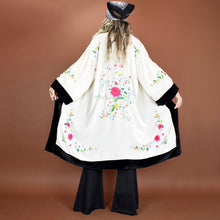 Load image into Gallery viewer, Woodstock (Ivory)