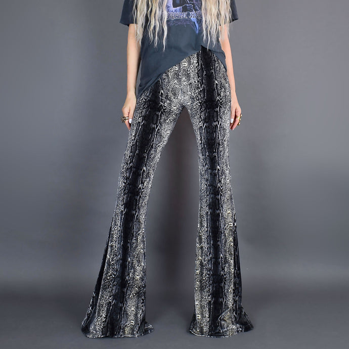 Crawling King Snake (Black)
