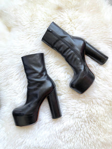 Vetements Platform Boots