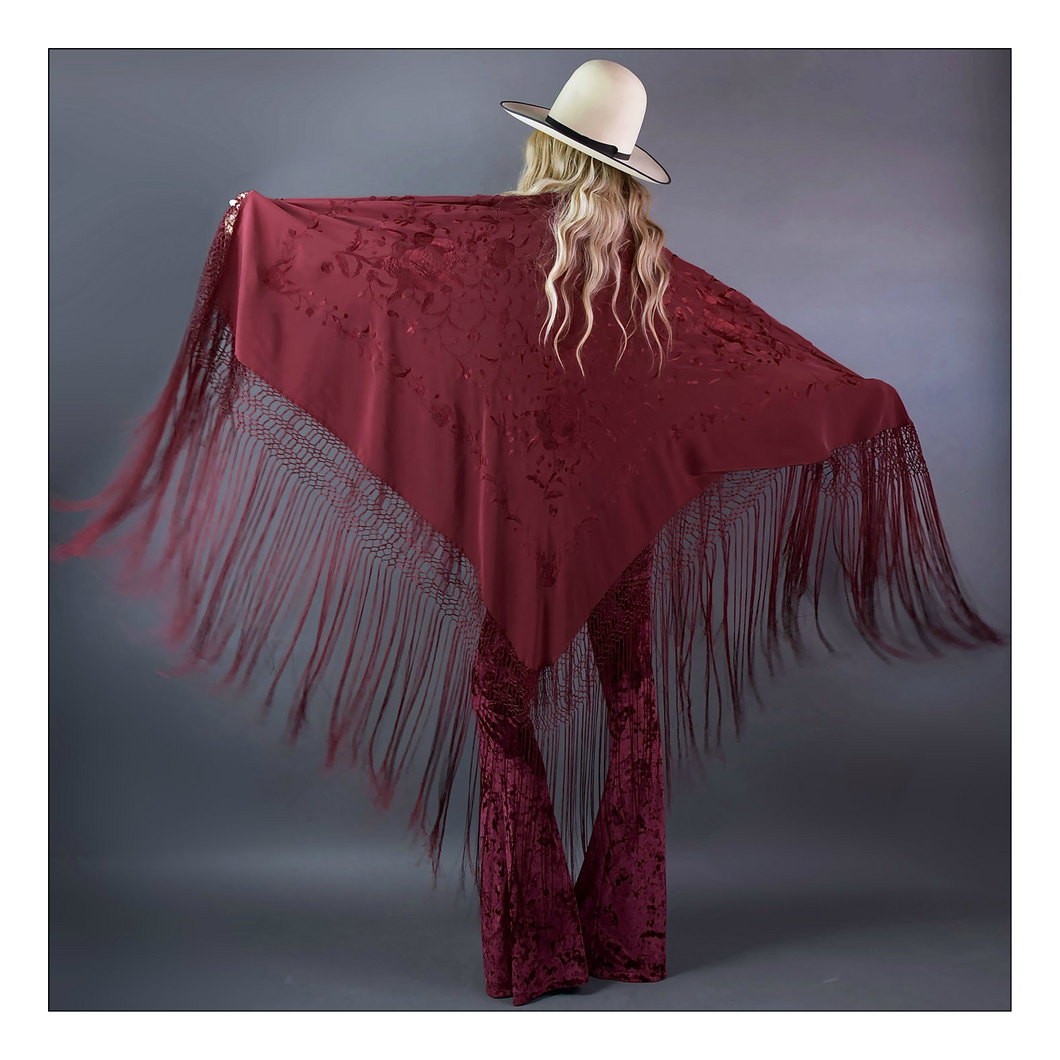 Hotel California (Ivory / Black / Burgundy)